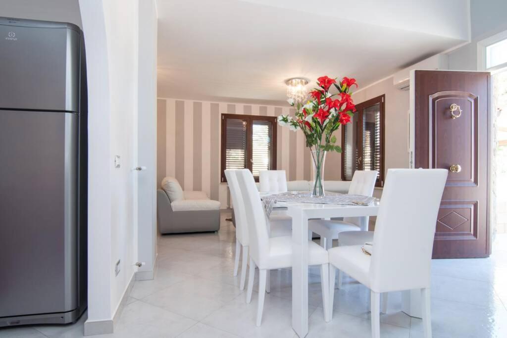 Hh Selection Emiro Villa Lascari Buitenkant foto