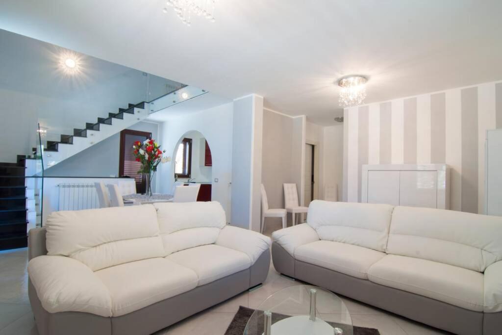 Hh Selection Emiro Villa Lascari Buitenkant foto